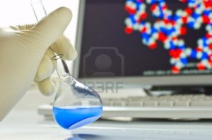 3805359-la-tecnologia-y-la-investigacion-cientifica-quimica-frasco-y-una-computadora