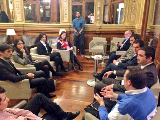 Tertulia "To bio or not to bio"