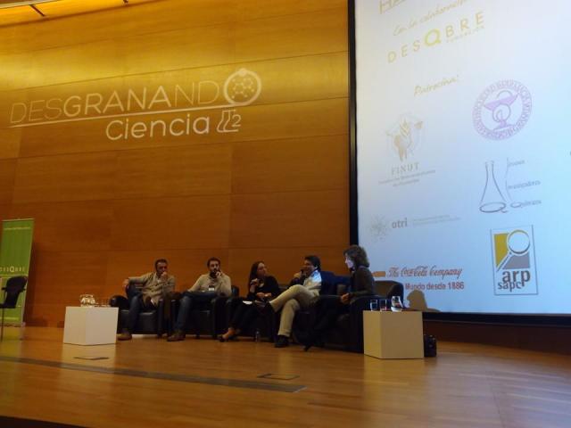 Momento del intenso debate.