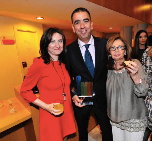 Con mis acompañantes de lujo, mi mujer y mi madre.