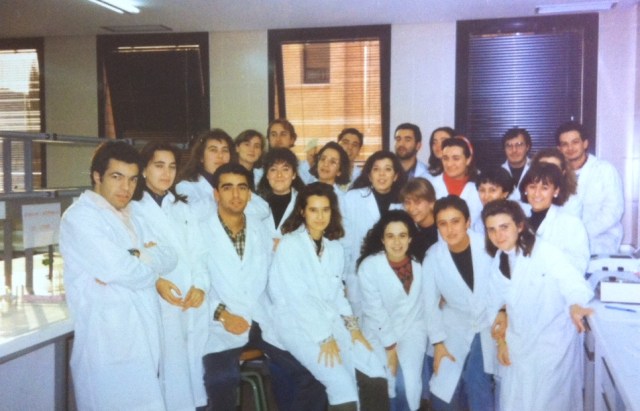 Año 1993. En 5º curso con mis compañeros de la especialidad de Bioquímica. 